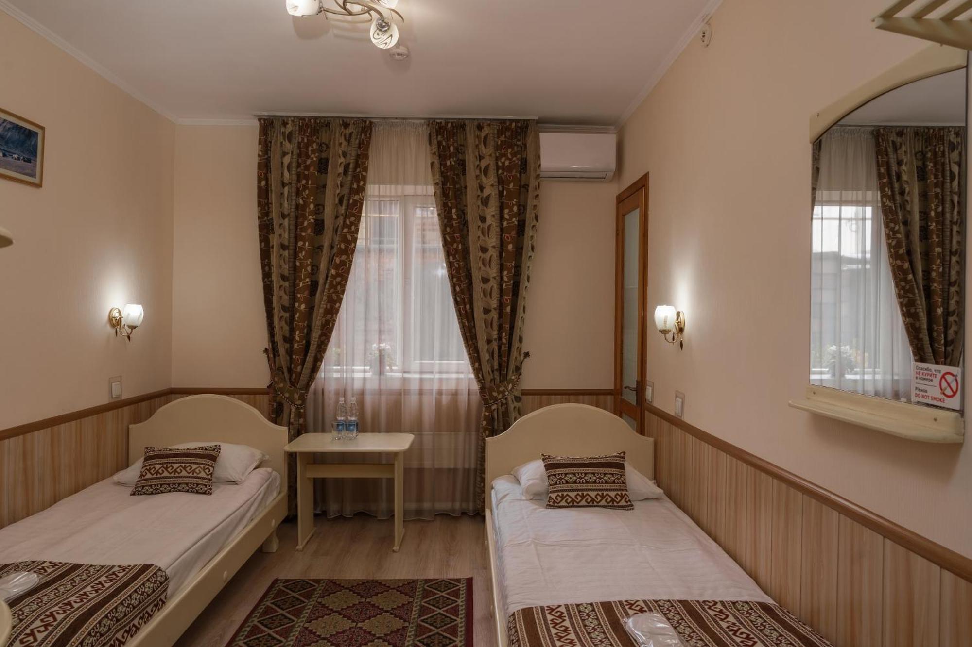 Alpinist Hotel Bishkek Exterior photo